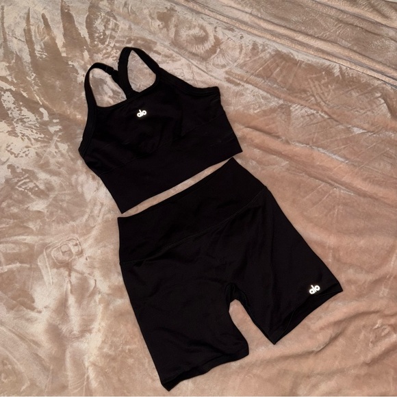 ALO Yoga Pants - ALO Yoga Seamless Ribbed Favorite Bra Tank W/Matching Shorts M/L fit SET of 2